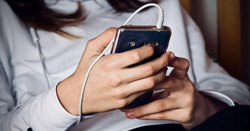 Diqqət əskikliyi, depressiya Texnologiya asılılığı həyəcan təbili çalır