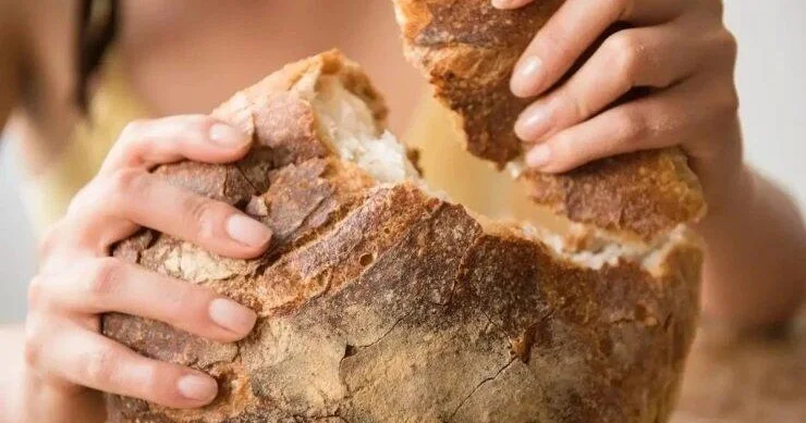 Çörək bişirərkən su əvəzinə bundan istifadə edin: 10 gün təzə və yumşaq qalacaq