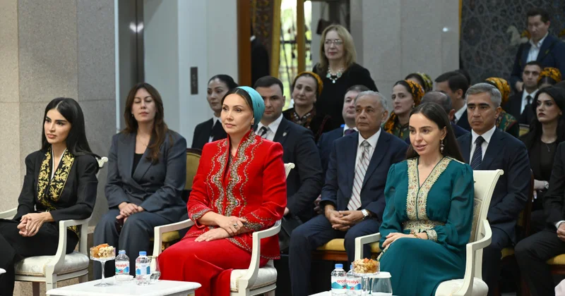 Leyla Əliyeva Aşqabadda Milli Türkmən Xalçası Muzeyində olub