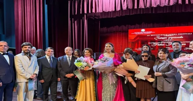 Fidan Hacıyeva Naxçıvanda konsert verdi VİDEO + FOTOLENT