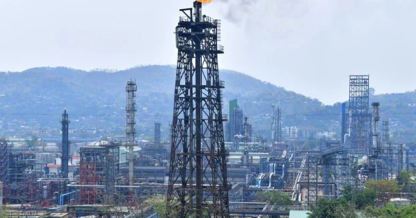 Индия сокращает закупки российской нефти