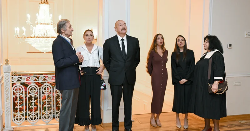 Prezident İlham Əliyev, birinci xanım Mehriban Əliyeva və ailə üzvləri “Mənim Abşeronum: Üstə gəl” adlı retrospektiv sərgi ilə tanış olublar