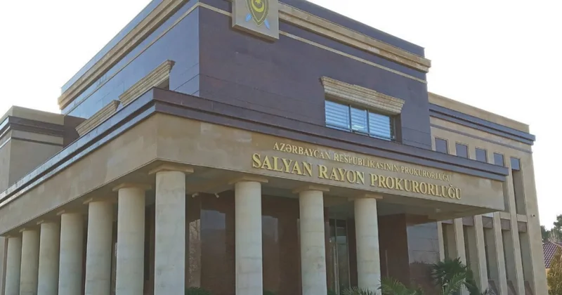 Salyanda ailə üzvlərinə bıçaqla xəsarətlər yetirməkdə və onlardan birini öldürməkdə şübhəli bilinən şəxs tutulub