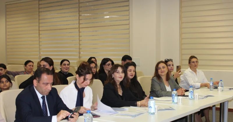 Respublika Uşaq Kitabxanasının təşkilatçılığı ilə süni intellektin uşaq mütaliəsinə təsiri araşdırılıb
