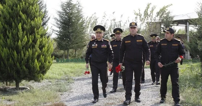Həlak olmuş FHN əməkdaşının ailəsinə medallar təqdim edildi