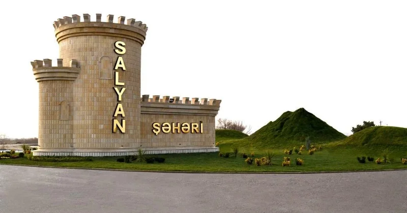 Anasını, atasını və arvadını bıçaqladı, biri öldü
