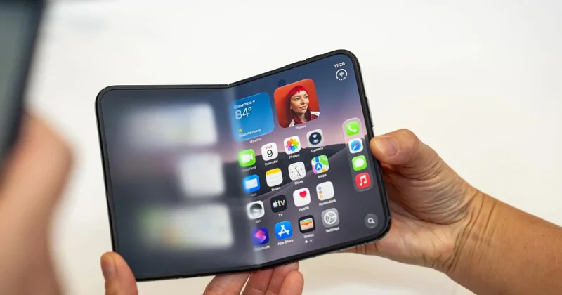 “Bloomberg”: İstifadəçilər “iPhone Duo”nun ekran problemlərindən şikayətlənirlər
