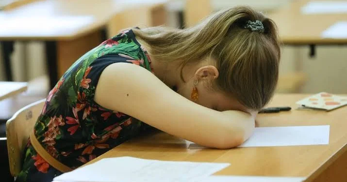 29 yaşlı pedofil 17 yaşlı qız adıyla məktəbə yazılıb