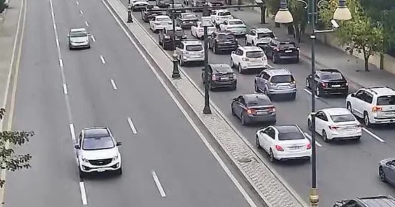 Bakının bir sıra yollarında nəqliyyatın sıxlığı yaranıb