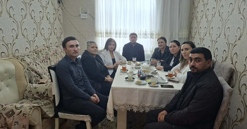 Yevlax rayon Aşağı Qarxun kənd uşaq musiqi məktəbinin kollektivi şəhid Ceyhun Əyyubovun ailəsini ziyarət edib