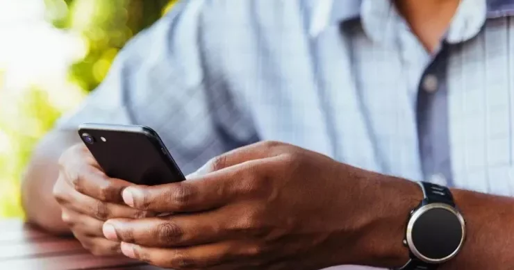 Böyük telefon sevməyənlər üçün 5 Android modeli Qiymətlər 130 dollardan başlayır