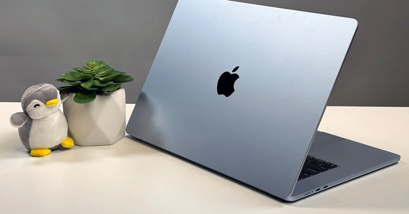 “Apple” 24 saat enerji yığmadan işləyə bilən noutbuk TƏQDİM ETDİ FOTO