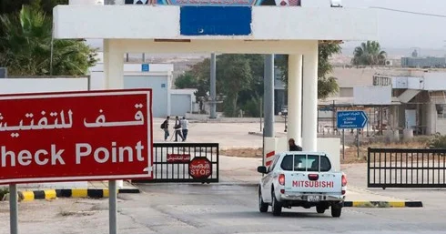 İordaniya ilə Suriya arasında sərhəd keçid məntəqəsi bağlandı: hava zərbələri bölgədə gərginliyi artırıb