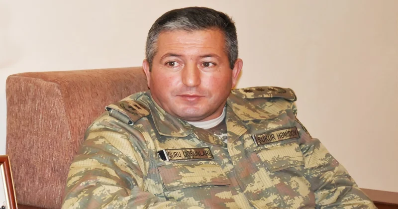 İmtiyazlarından imtina edib döyüşə gedən komandir Sağlığında Milli Qəhrəman adını alan Şükür Həmidov kimdir?