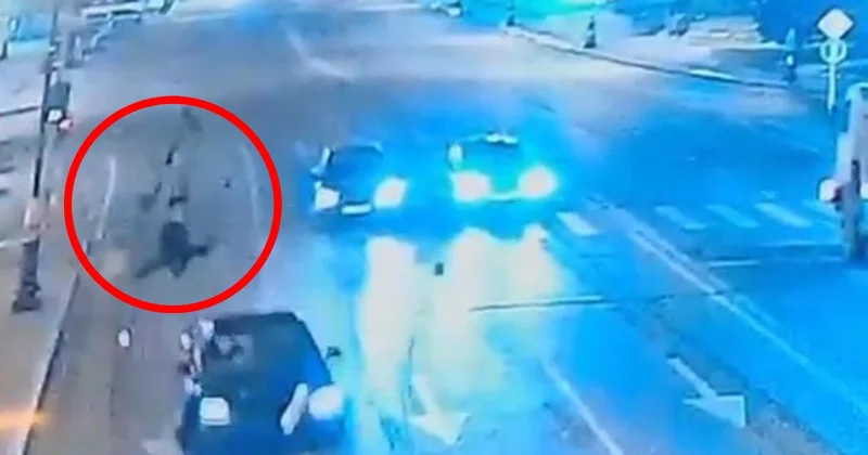 Piyada keçidində skuteri vurdu Ölən var Video