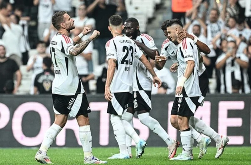 Beşiktaş bu ulduz futbolçularla yollarını ayırdı