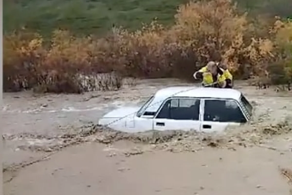 Спасатели пришли на помощь Джафарову видео Haqqin