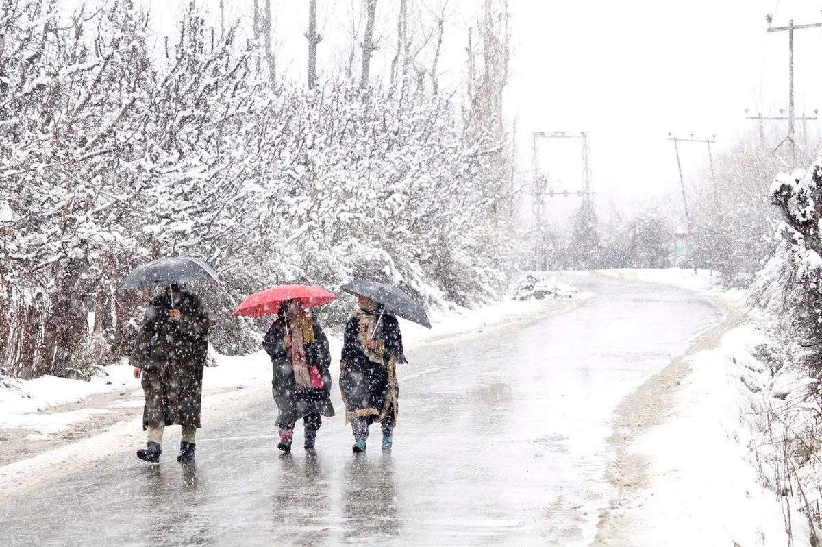 Bakıya leysan yağış, rayonlara qar yağacaq Hava xəbərdarlığı