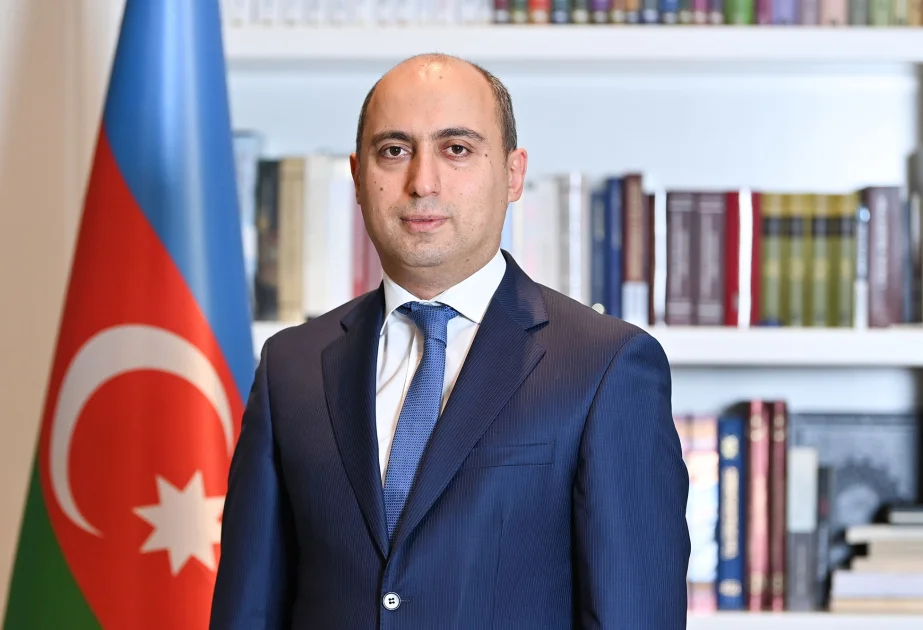 Emin Əmrullayev: 1500 məktəbin bağlanacağı ilə bağlı yayılan xəbərlər həqiqəti əks etdirmir AZƏRTAC