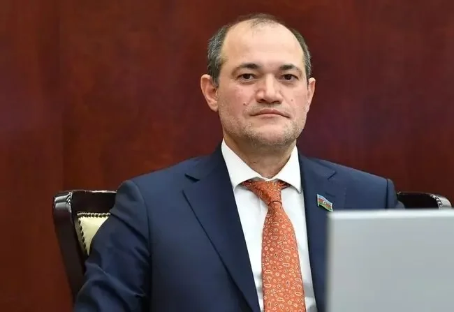 Deputat nazirdən bu xahişi etdi: “Əməkdaşlarınız soyuducuların, qazanların içinə…”