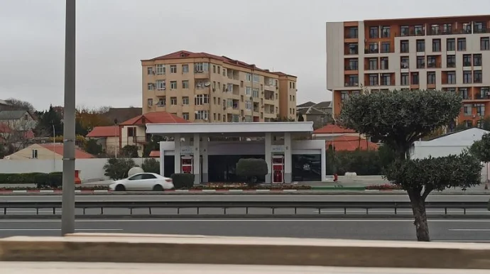 Aeroport yolunun üzərindəki Lukoil bağlandı FOTO