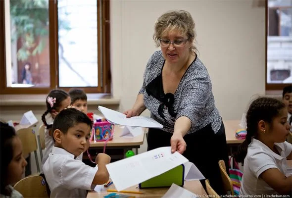 "65 yaşlı müəllimlərə haqsız yanaşılır" Ekspert