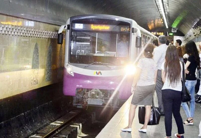 Atası metroda qəfil ölən müğənninin EFİRDƏ ÇƏTİN ANLARI Sakitləşə bilmədi...