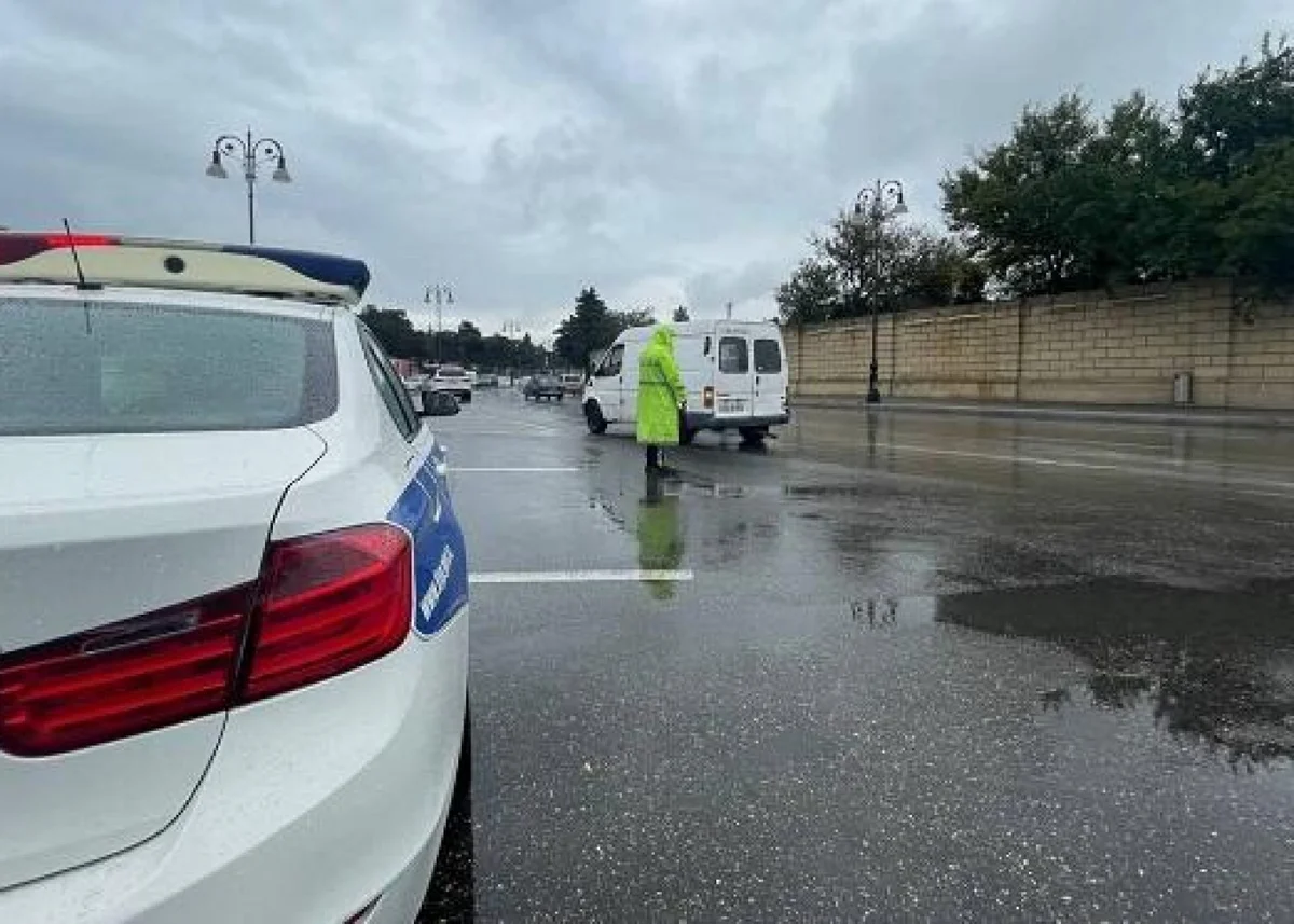 Yol polisi yağmurlu hava ilə bağlı müraciət etdi