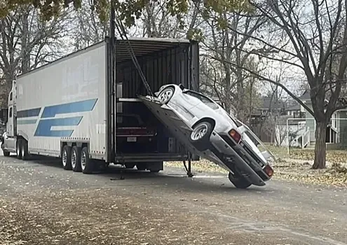 Lamborghini Diablo yük maşınından yola aşdı Xəbər saytı Son xəbərlər və Hadisələr