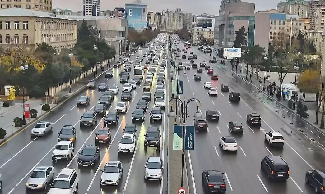 Bakıda hazırda bəzi yollarda sıxlıq müşahidə olunur