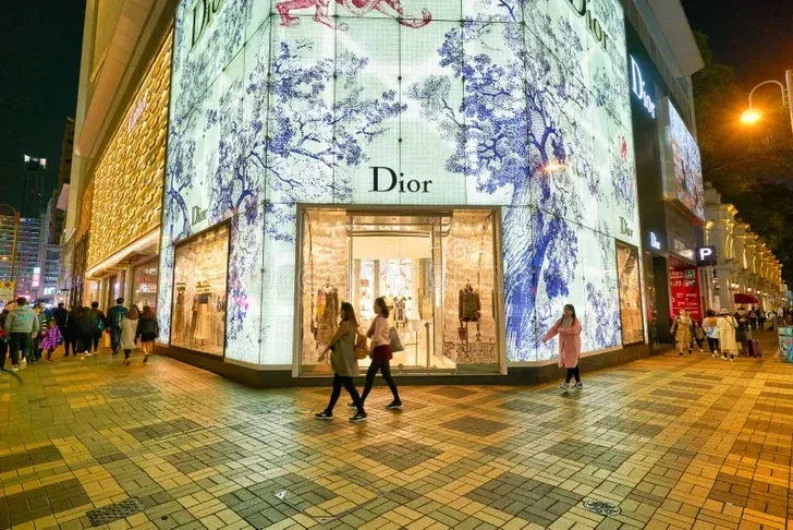 Модный дом Dior закрывает представительство в Азербайджане Новости Азербайджана