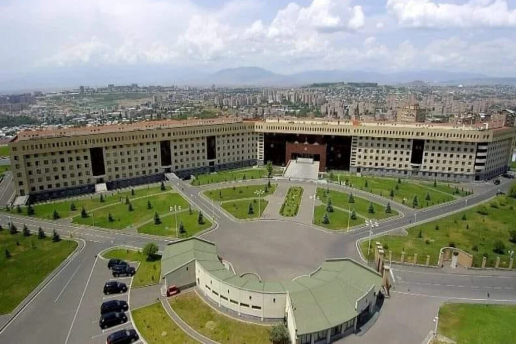 Erməni ordusuna yeni komandanlar təyin olundu