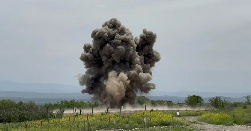 Военнослужащий подорвался на мине в Лачине