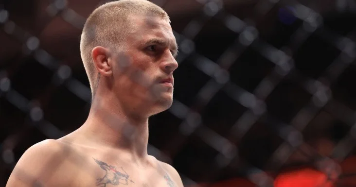 İan Harri Qətərdə keçirilən UFC turnirinin kulisində Çimayevlə münaqişəsinin səbəbini açıqlayıb