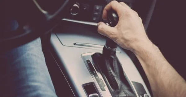 21 yaşlı taksi sürücüsü maşını dəfələrlə aşırdı, öldü VİDEO