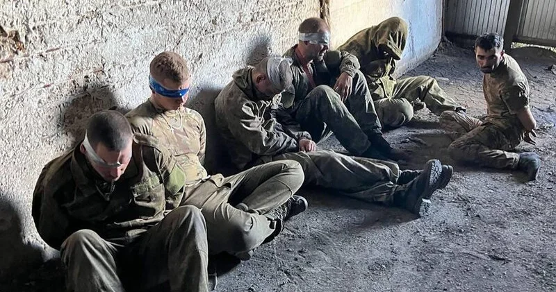 “DeepState”: Ruslar Zaporojyedə əsirləri sıraya düzüb güllələdilər