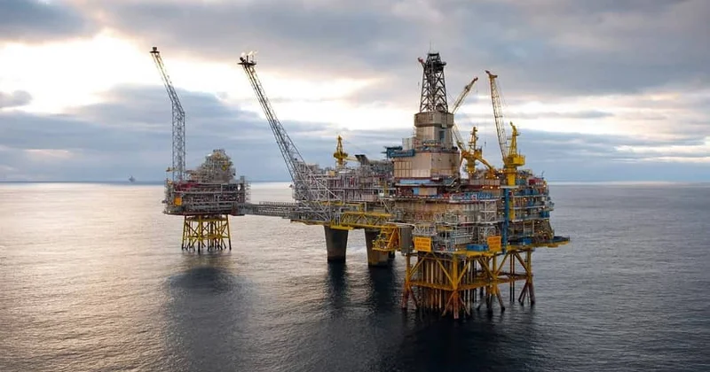 В США сокращаются нефтяные буровые, но растет газовый сектор