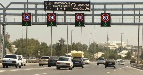 Sürücülər təhlükədə: Yolda sürət həddi niyə tez tez dəyişir?