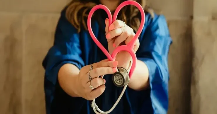 Ağciyər xərçəngi təkcə siqaret çəkənlərdə deyil: qadınlar arasında da artıb