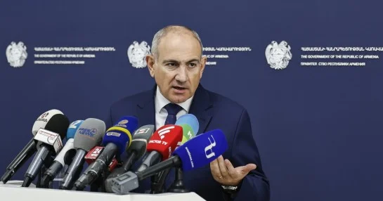 Paşinyan yenidən Baş nazir postuna namizədliyini irəli sürdü