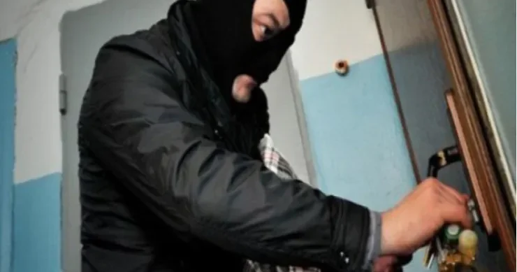 Polis evlərdən qaz sayğacları, skuter və velosiped oğurlayanları tutdu