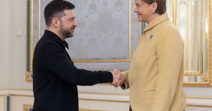 Zelenski və Latviyanın xarici işlər naziri Ukraynaya müdafiə dəstəyini müzakirə ediblər