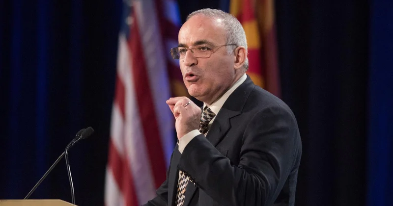 “NATO “FEYK”DİR, YOXDUR, NÖVBƏ SİZƏ ÇATACAQ!” “Ukrayna olmasaydı, Rusiya tankları artıq Polşadaydı”