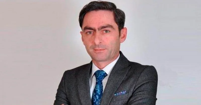 “Məktəb direktorundan tutmuş rektora qədər hamının iki maşını var...”