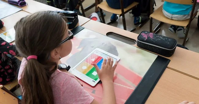 Bugünkü 1 ci siniflə 10 il bundan əvvəlki 1 ci sinif arasında atılan addımlar arasında o qədər də fərqli nəsə etmirik