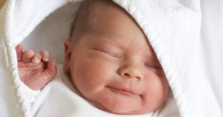 Uşaqlara ən çox verilən adlar açıqlandı