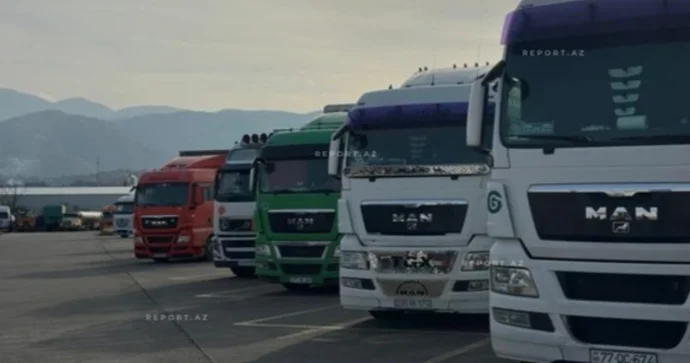 Gömrükdə saxlanılan sürücü: Mütəmadi olaraq belə problemlərlə qarşılaşırıq FOTO