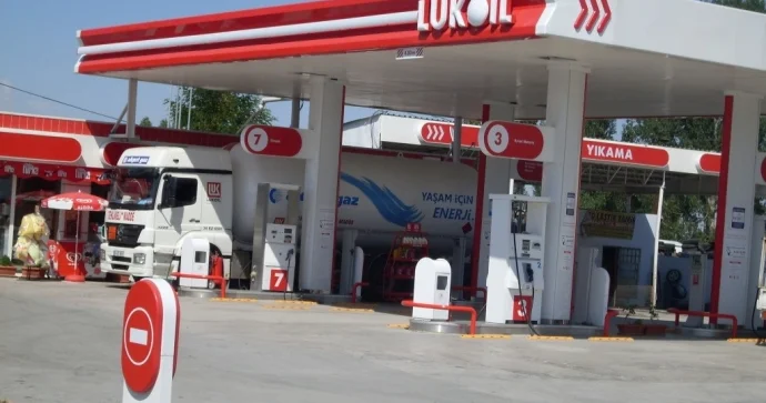 Britaniya Lukoyl lə bağlı qərar verdi