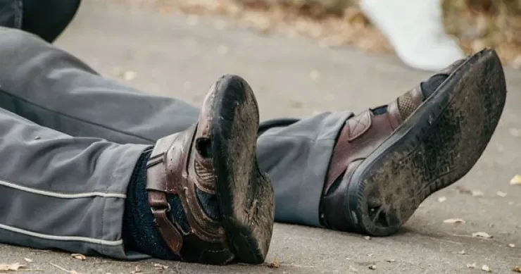 Meyitini səhər tezdən küçədən tapdılar Bakıda müəmmalı ÖLÜM