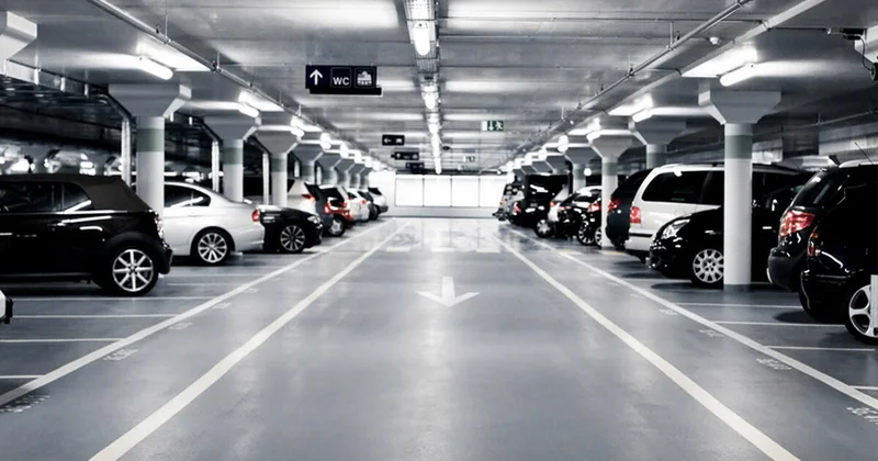 Yeni tikililərdə parkinq böhranı Bakıda yerlər yoxdur, sakinlər narahatdır